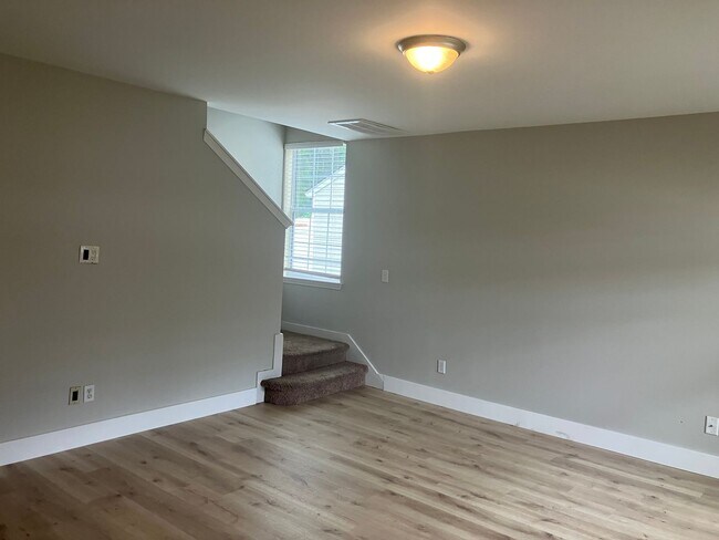 Building Photo - 426 Live Oak Walk