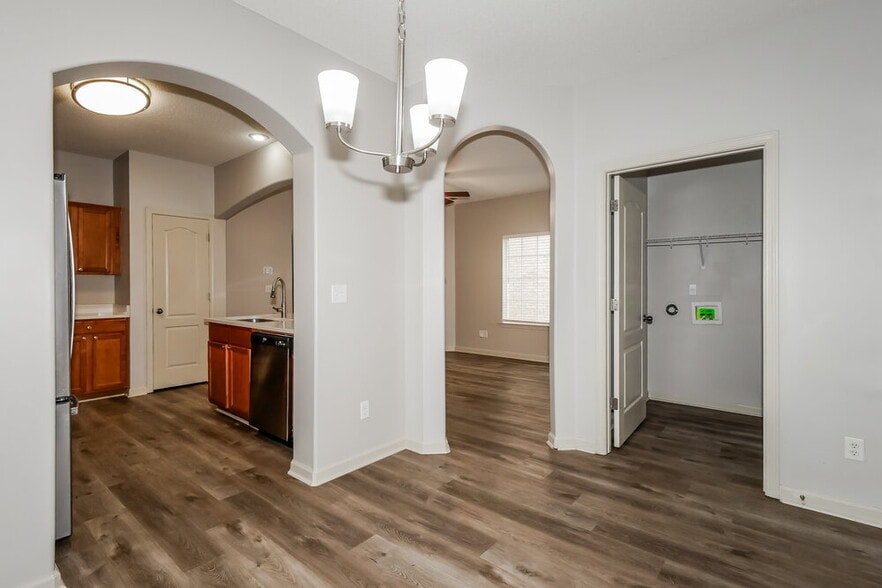 Building Photo - 1254 Carlton Ridge Dr