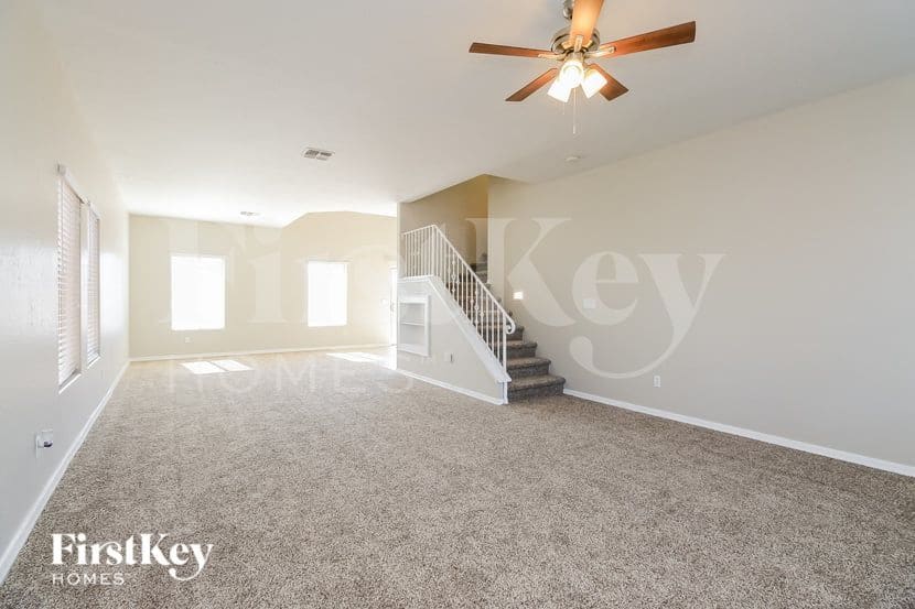 Building Photo - 7111 N 27th Ln