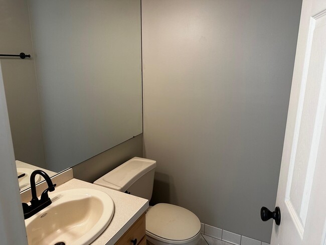 Building Photo - 41507 Simcoe Dr