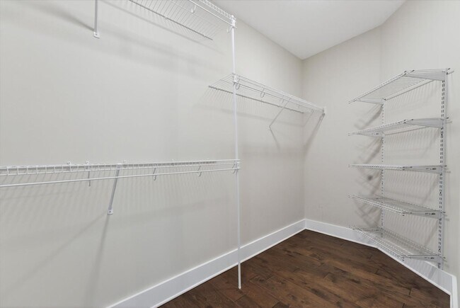 Building Photo - Pet Friendly Three Bedroom!