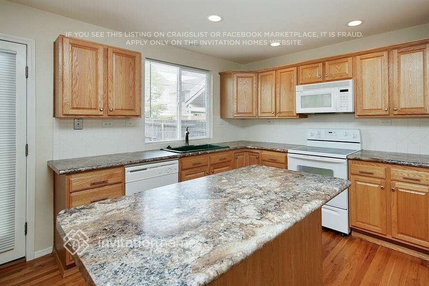 Building Photo - 7293 Grand Prairie Dr