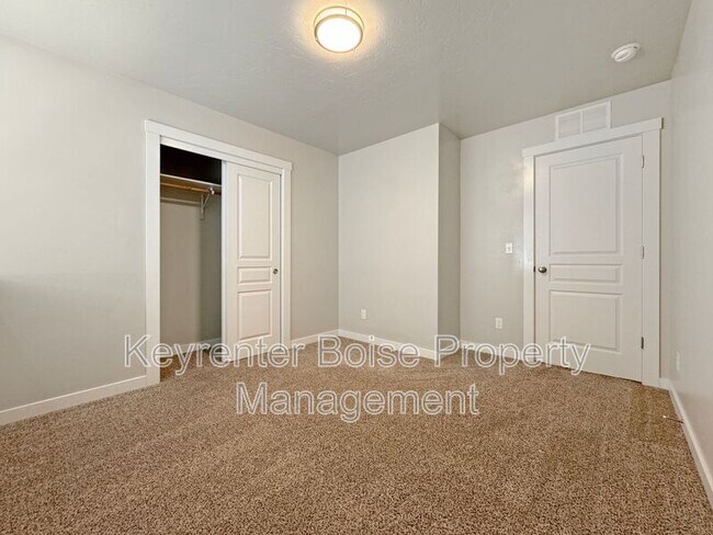 Building Photo - 2466 E Stella Dr