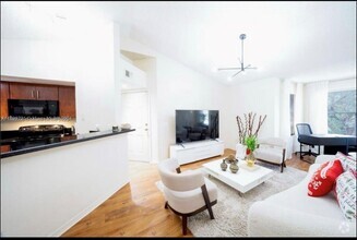 Building Photo - 12950 Vista Isles Dr