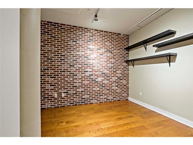 Building Photo - 2929 Chicago Ave