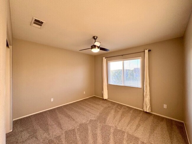 Building Photo - Beautiful 4 bedroom two story house with RV parking for LEASE in Murrieta!