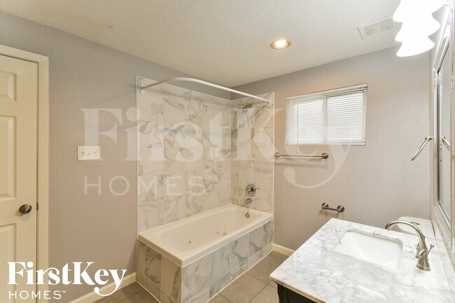 Building Photo - 2502 Costa Mesa Dr