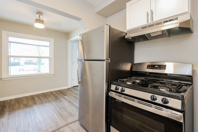 Building Photo - 312 De Villen Ave