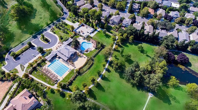 Building Photo - 653 Barrett Lk Rd