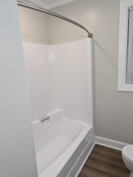 Building Photo - 1025 Hazelwood Dr