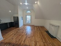 Building Photo - Beautifully Renovated 1 Bed, 1 Bath With In-Unit Washer/Dryer and New Appliances