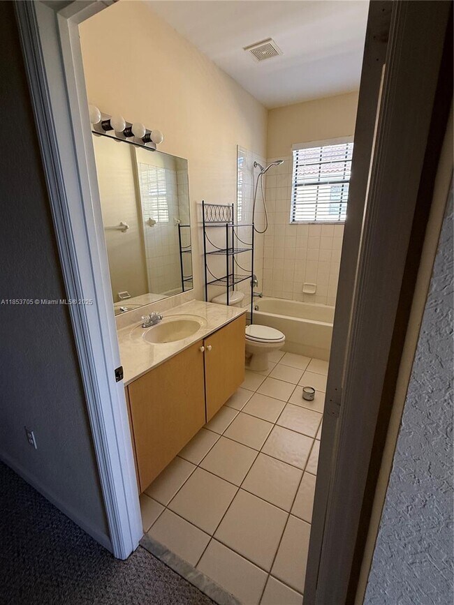 Building Photo - 1760 SW Via Rossa