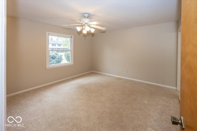 Building Photo - 130 Carmel View Dr