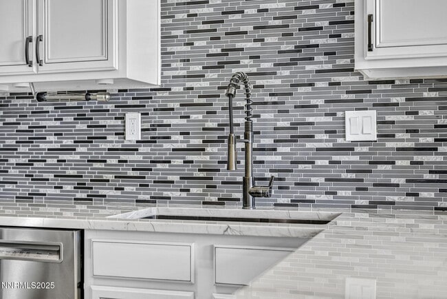 Building Photo - 9250 Lone Wolf Cir