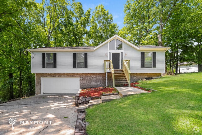 Building Photo - 1800 Lyle Dr