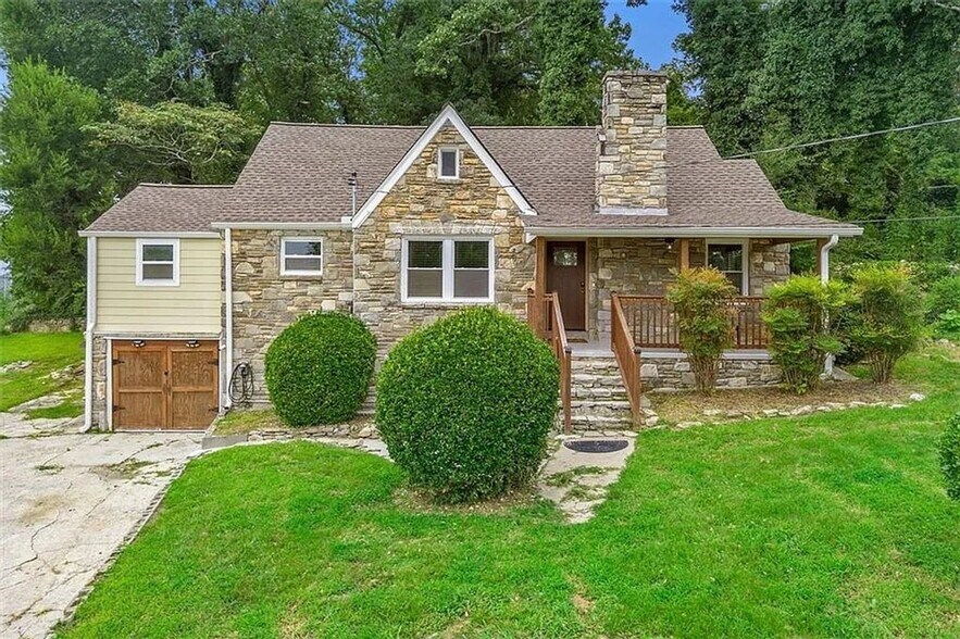 Primary Photo - 323 Anderson Ave NW