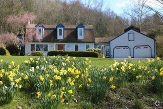 Building Photo - 31 Cedar Hill Rd