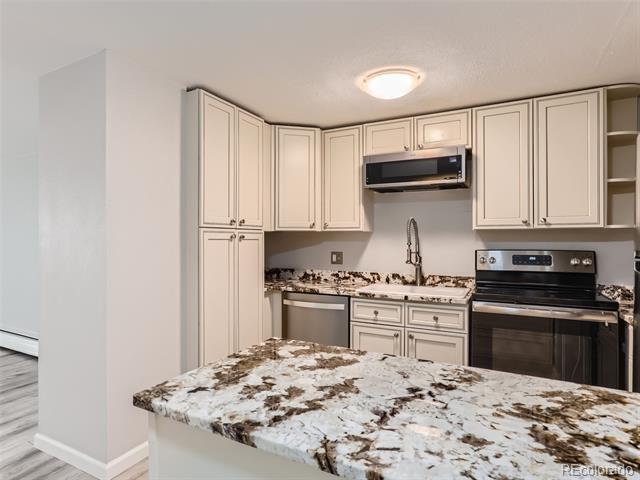 Building Photo - 1029 E 8th Ave