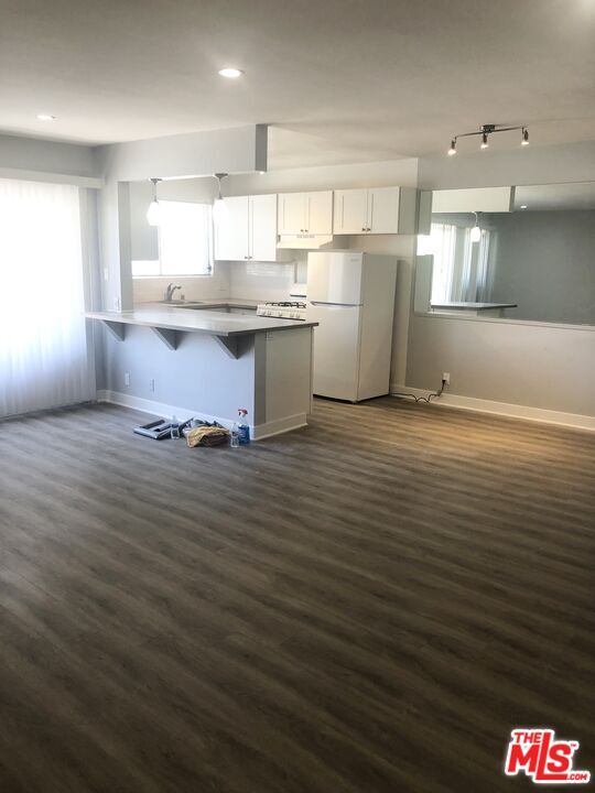 Building Photo - 8635 Cashio St