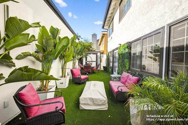 Building Photo - 19700 Blythe St