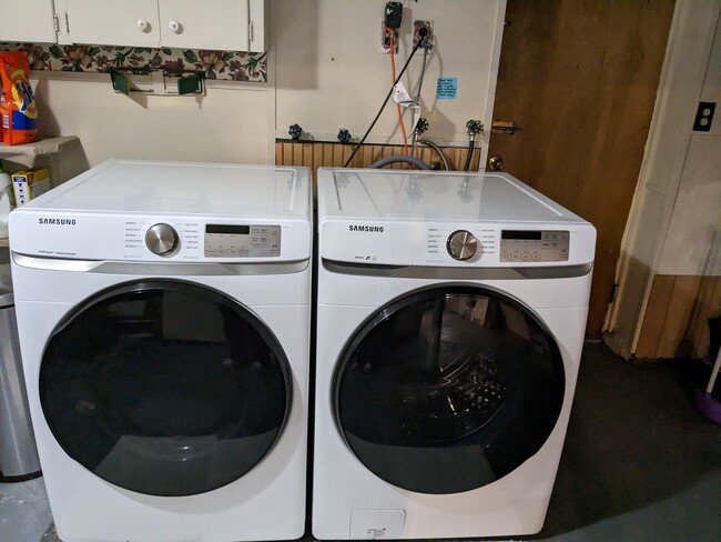 FREE Washer and Dryer - 7737 66th Dr