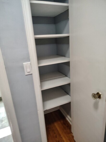 Building Photo - 1709 B St