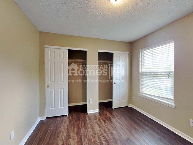 Building Photo - 720 Burr Oak Drive