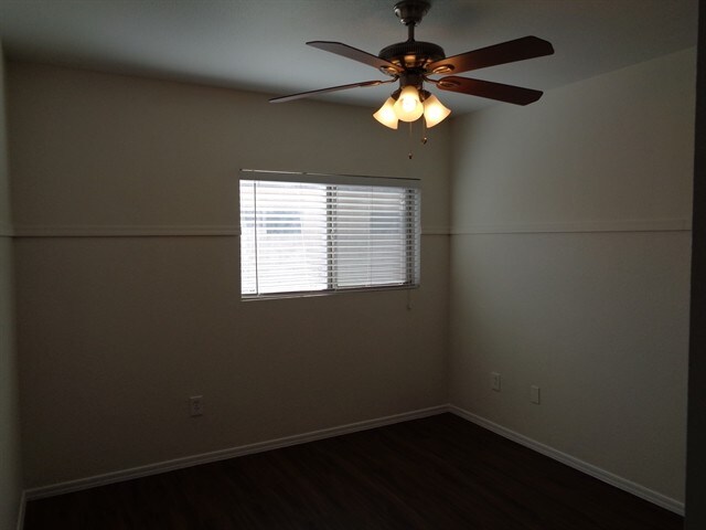Building Photo - 8057 W Hatcher Rd