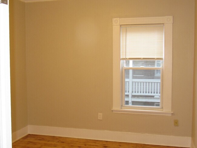 Building Photo - 2 Sturgis St
