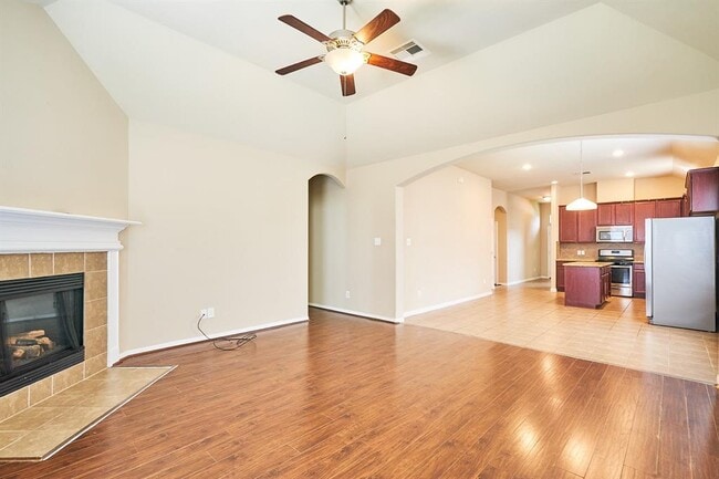 Building Photo - 1218 Maple Ace Dr