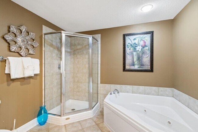 Building Photo - 365 E Beach Blvd