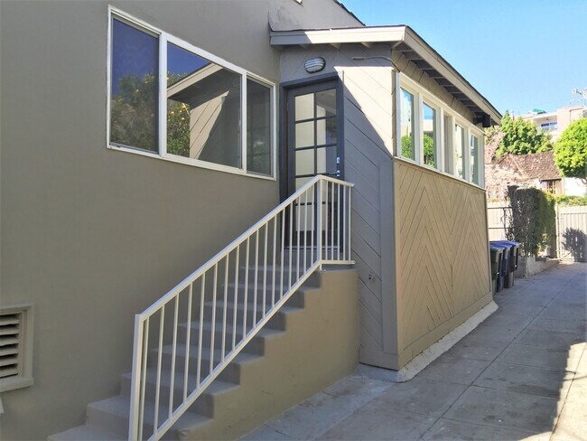 Building Photo - 8538 N W Knoll Dr