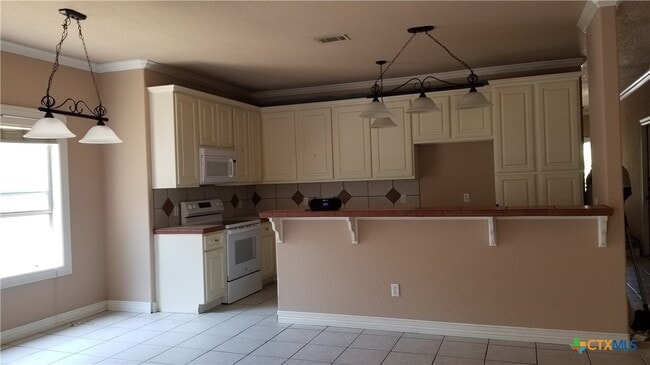 Building Photo - 3023 Green Mountain Dr