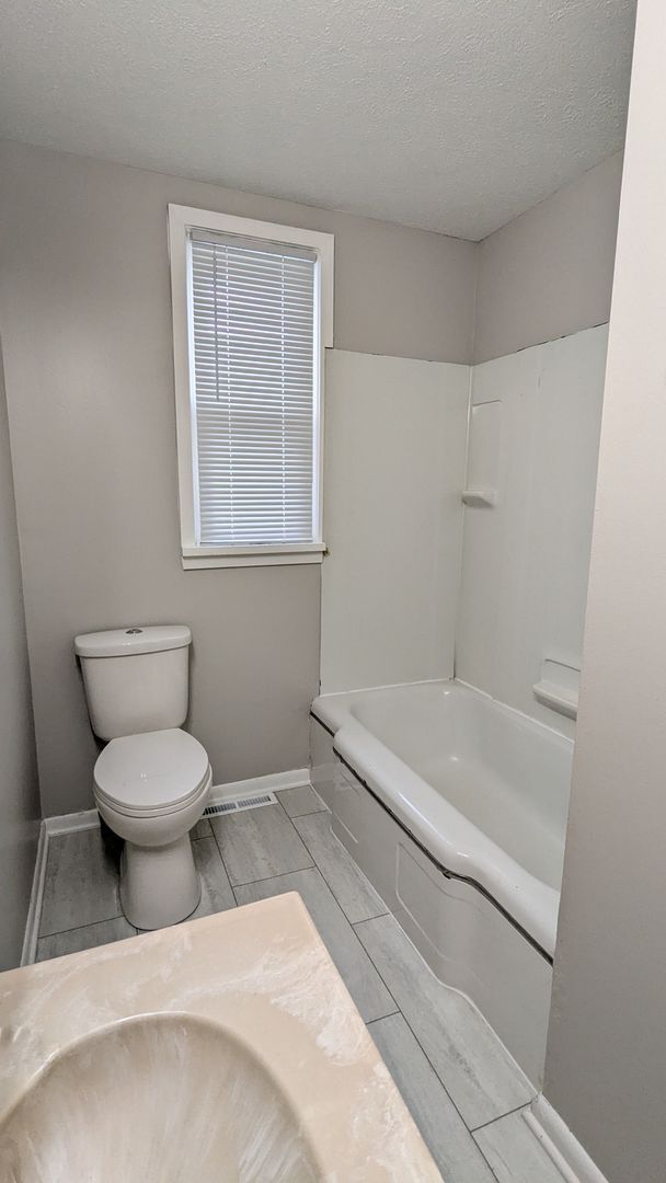 Building Photo - 1518 2nd Ave