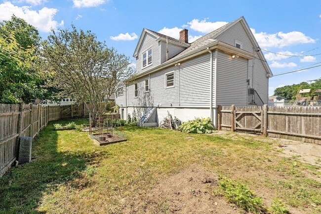 Building Photo - 300 Manet Ave
