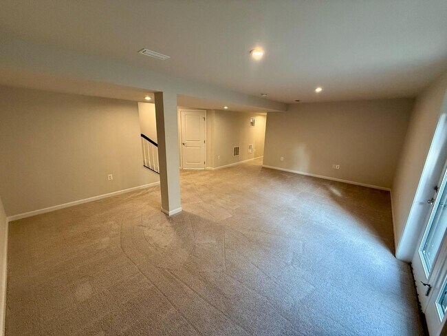Building Photo - 1116 City View Ln