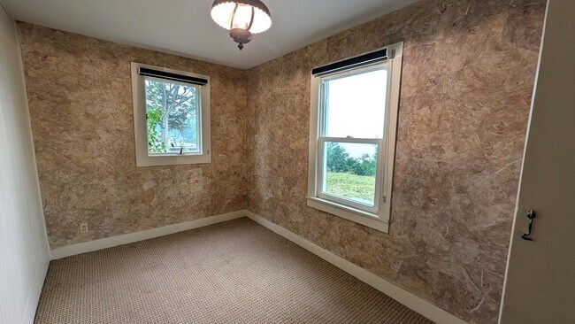 Building Photo - 4367 S Shore Dr