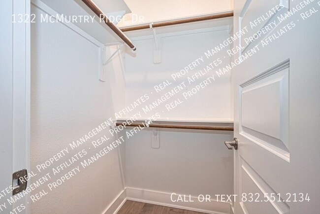 Building Photo - 1322 McMurtry Ridge Dr
