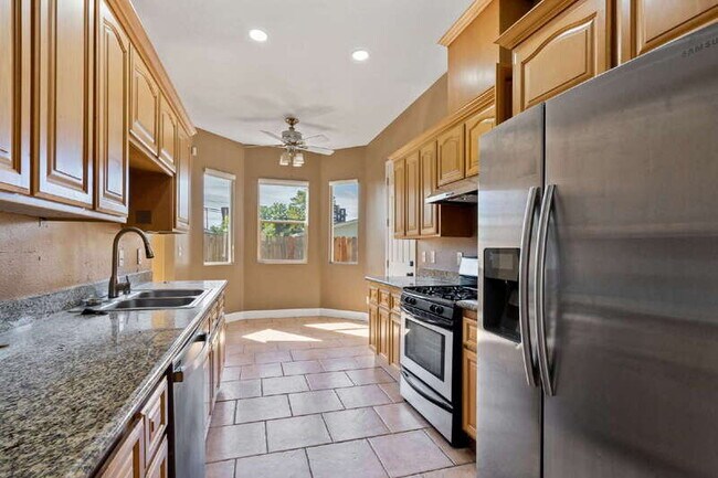 Building Photo - 2621 Mysin Way