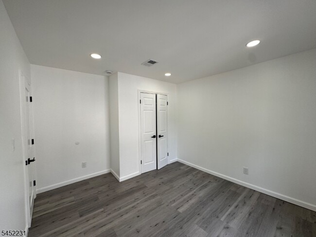 Building Photo - 114 Orange Ave