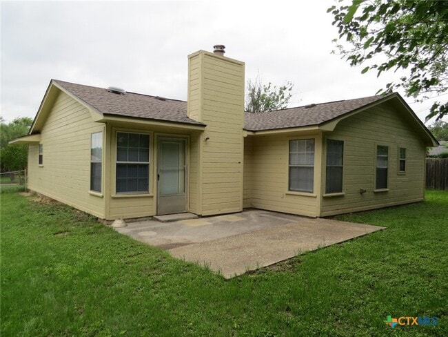 Building Photo - 2402 Lazy Ridge Dr