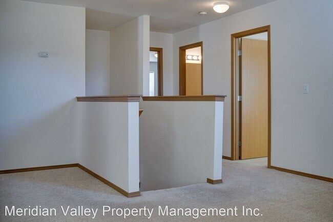 Building Photo - 4 br, 2.5 bath House - 7017 179th St Ct E