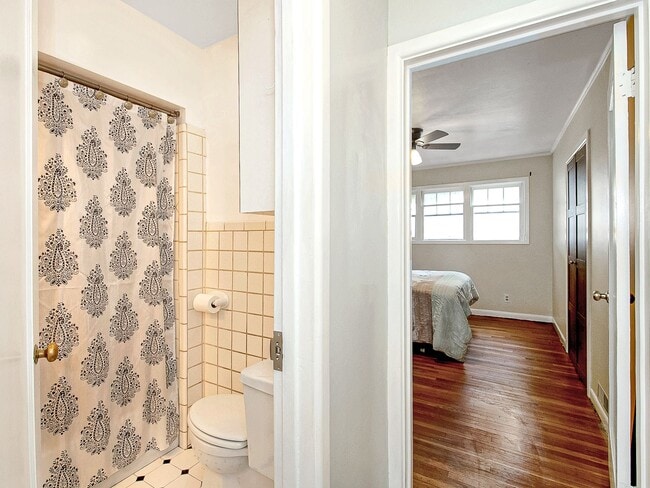 Building Photo - Amazing vintage 2-bdrm/2-bath Cully home—G...