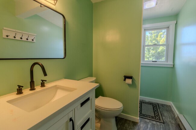 Building Photo - 7825 S Lake Leelanau Dr