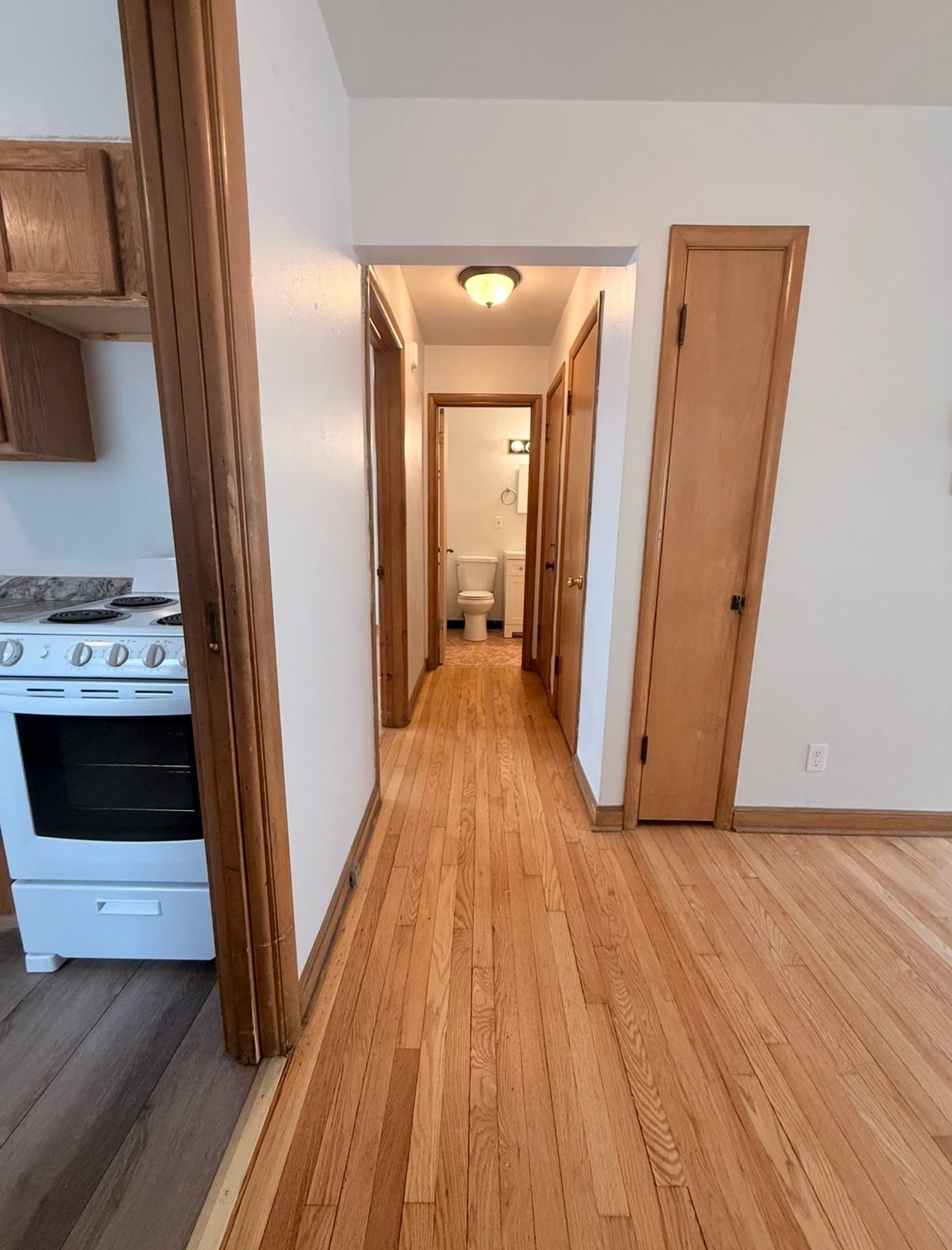 Building Photo - 4006 N Farwell Ave