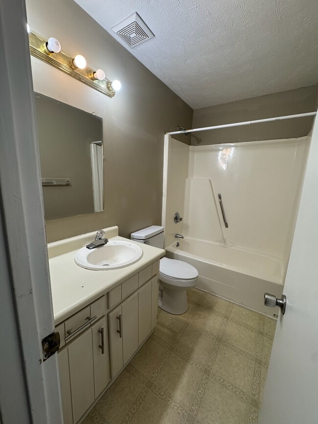 Building Photo - 1424 Tangora Ln