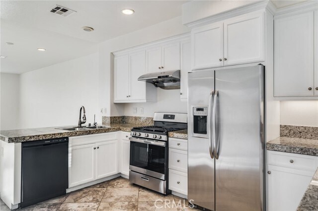 Building Photo - 814 Silk Tree