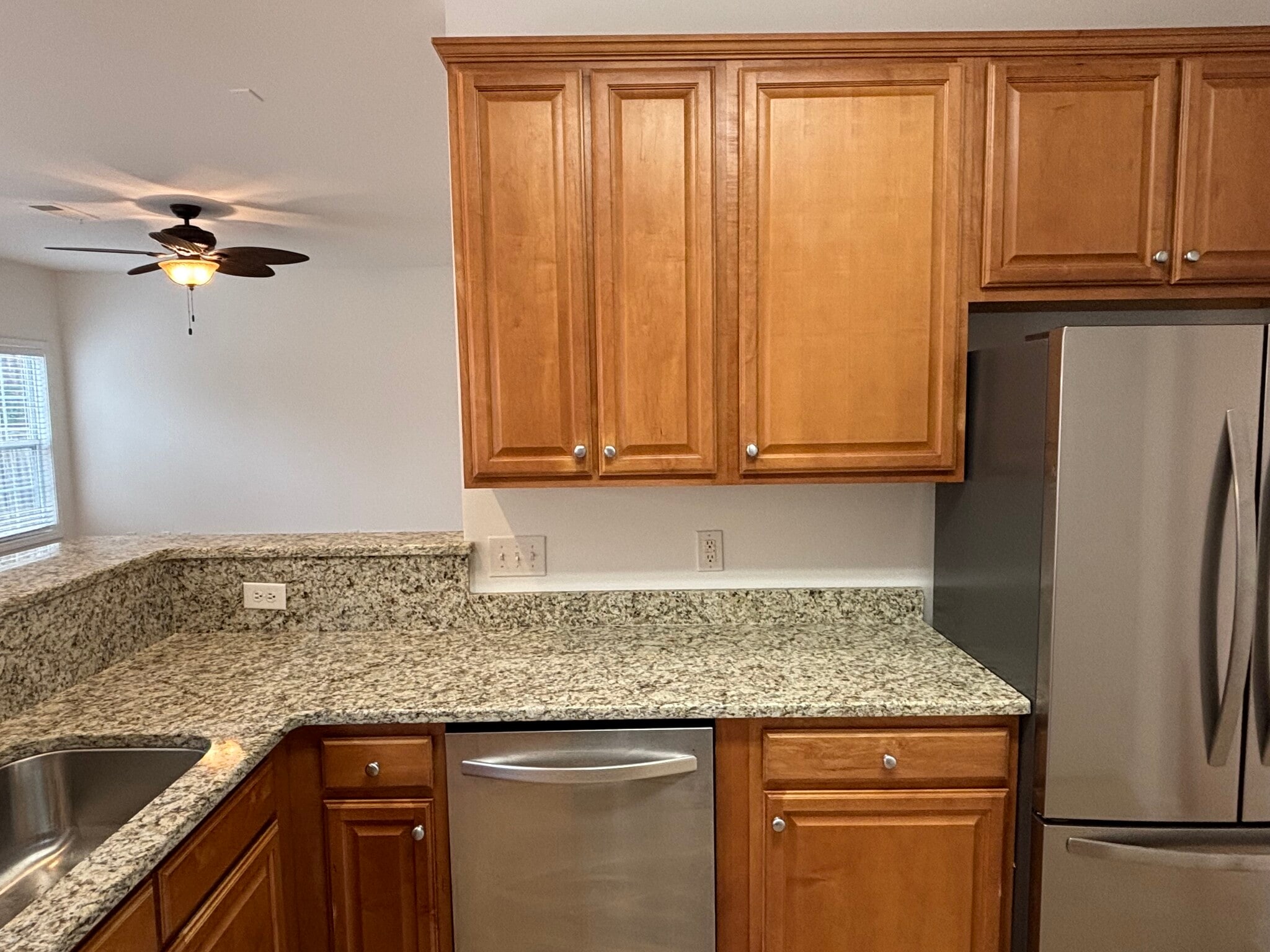 Building Photo - 27 Farm Brook Way