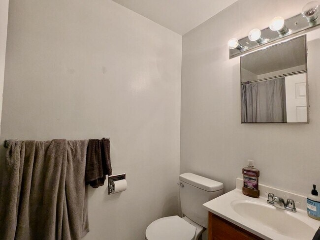 Building Photo - 374 2nd St