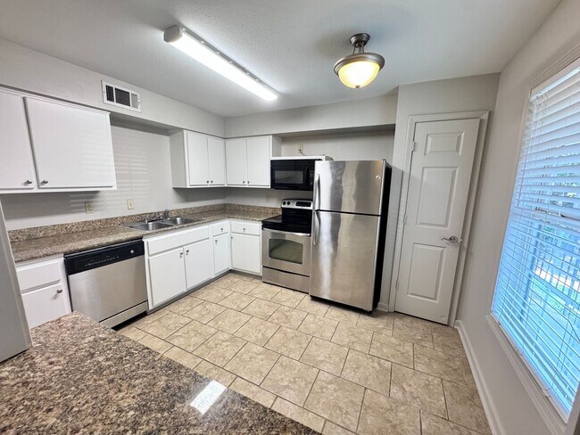 Building Photo - 2BR/1BA For Rent
